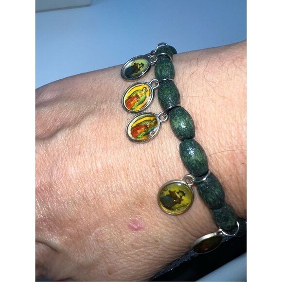 Vintage Wooden Bead and Religious Charm Bracelet - Picture 5 of 6